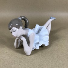 NAO Lladro Pensive Ballet
