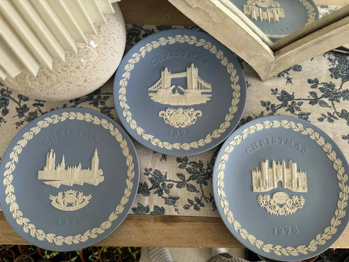 Wedgwood vintage blue jasper - vintage,