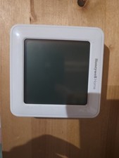 Honeywell Home RTH8560D1002 7 Day Programmable Touchscreen Thermostat
