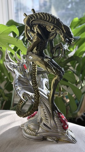 Alien xenomorph queen - alien, statue