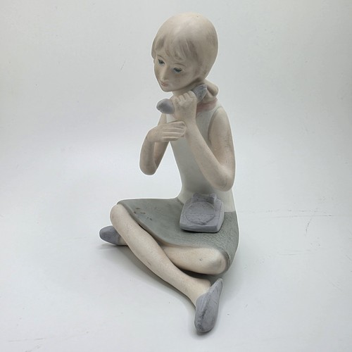 Vintage girl figurine phone - vintage, w