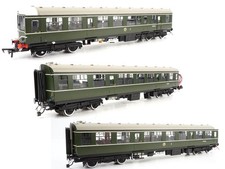 Heljan 1451  Class 104 3 Car DMU M50478/M59186/M50530 BR Green OO Gauge