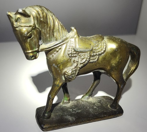 Horse with sadle figurine - with,