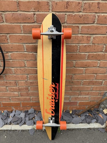 Two bare feet cruiser - two,