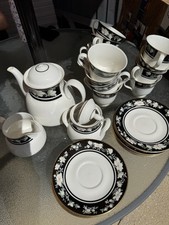 Royal Doulton Vogue Intrigue Porcelain Tea Set Of 12
