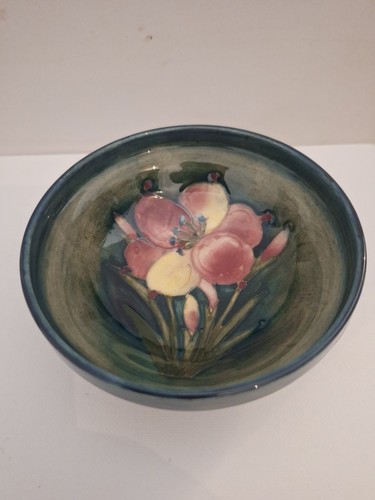 Moorcroft dish nice shape - dish-nice, shape!