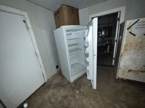 Upright freezer ft - 7, cu