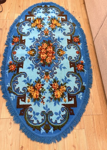 Vintage 1970s oval - floral, rug