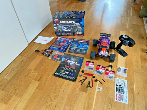Traxxas revo 16 - e,