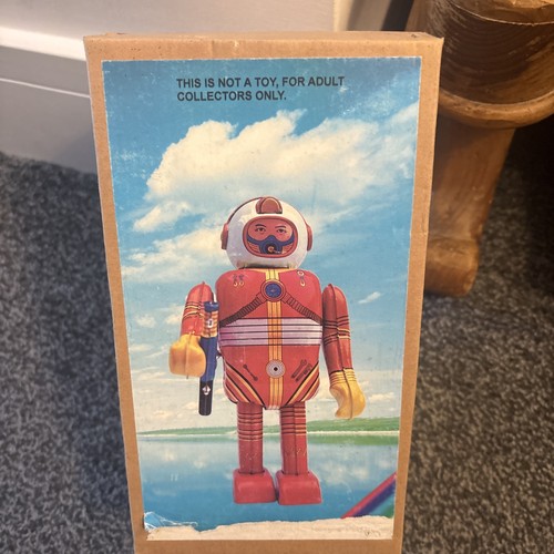 Vintage tinplate robot - vintage,