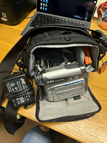 Jvc d270ek minidv handheld - gr-d270ek,