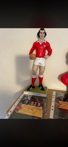 Sir gareth edwards inch - sir,