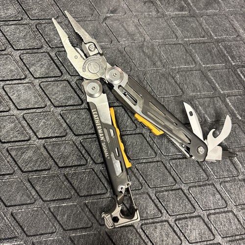 Leatherman signal multi - signal, multi-tool