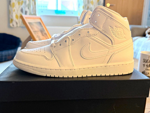 Nike air jordan mid triple - 1,