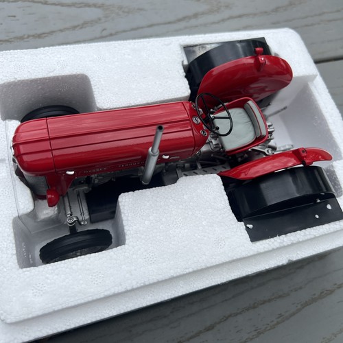 Universal hobbies massey - hobbies,