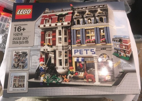 Lego modular building pet - building, shop