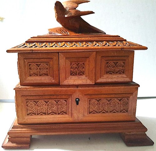 Antique finely carved - an,