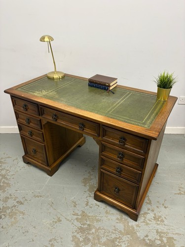 Vintage twin pedestal oak - oak, desk