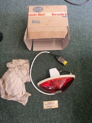Aircraft warning strobe light - aircraft,