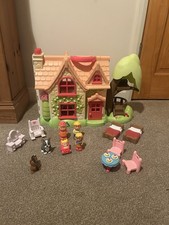ELC Happyland Treehouse Cottage Mum Dad Daughter Baby Dog Squirrel Furniture