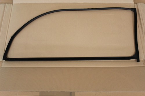 Right door inner window guide - right,