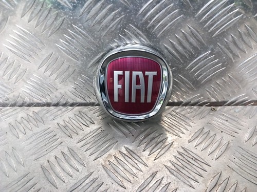 Fiat 500 front bumper badge - 500,