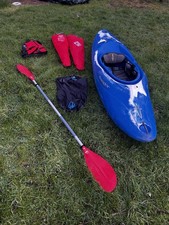 Medium Dagger White Water