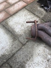 Exhaust manifold Ford V8 needs