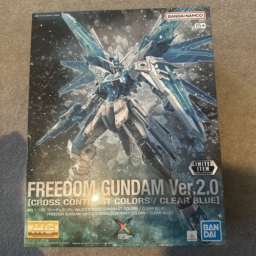 Bandai 100 freedom gundam - bandai, 1/100