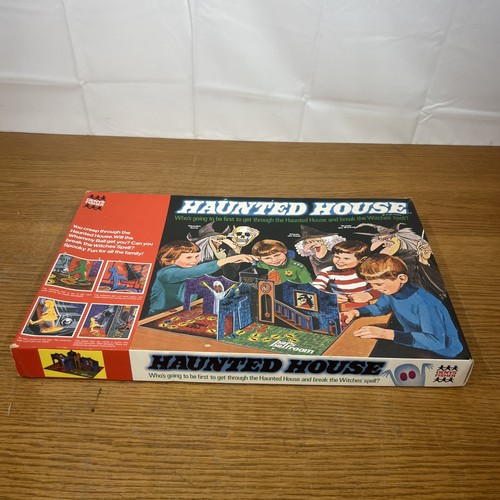 Haunted house board game - board,