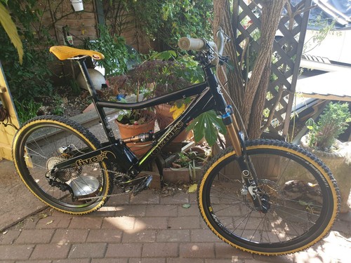 Orange pro black and gold - pro,