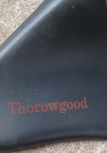 Thorowgood black saddle riser - black,