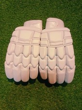 pro cricket batting gloves