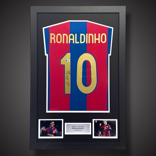Ronaldinho hand signed - hand,