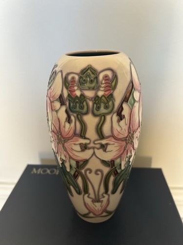 Moorcroft ceramic vase - ceramic, 2001
