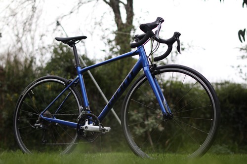 Giant contend road bike - road,