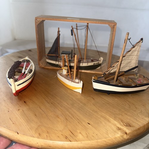 Vintage wooden sailboat boat - 4,