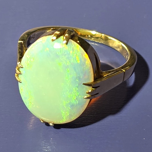 9ct yellow gold oval - 9ct,