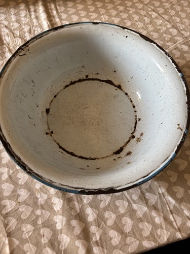 Vintage enamel bowl - bowl, light