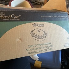 The Pampered Chef Deep Covered Baker Casserole Dish Cranberry Stoneware w/ Lid