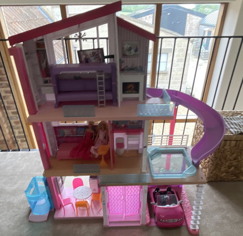 Barbie dreamhouse doll house - barbie,