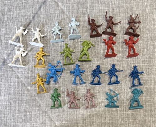 Lot mixed vintage plastic - 24, x