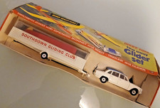 Dinky 118 TRIUMPH 2000 WITH