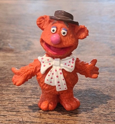 The muppets fozzie bear - fozzie,