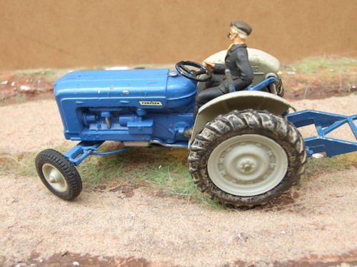 Britains fordson new - fordson,