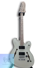 Squier Starcaster Semi-Hollow