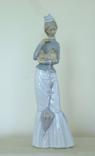 Tall lladro figurine walk - figurine, a