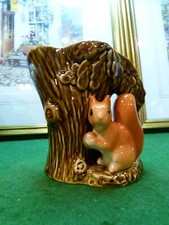sylvac squirrel and tree trunk vase 20cm high, No 4233