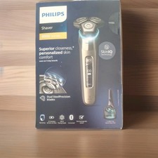 Philips 9000 Series Shaver S9983  SkinIQ Technology Quick Clean
