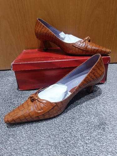 Vintage brown kitten heels - kitten,